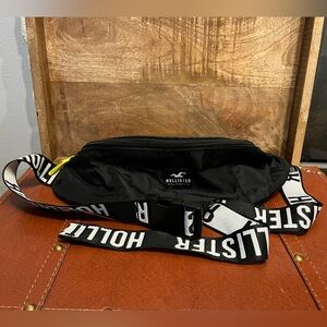 Hollister Fanny Pack Waist Carry Bag, NWOT, Black, Logo Strap